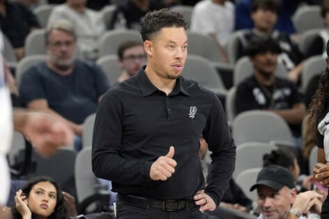 San Antonio Spurs : Johnson Succède À Popovich Au Poste D'Entraîneur Principal San Antonio Spurs : Johnson Succède À Popovich Au Poste D'Entraîneur Principal