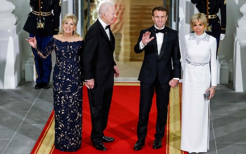 Sardou Et Macron : Tensions Au Dîner Sardou Et Macron : Tensions Au Dîner