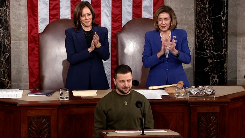 Saturday Night Live Recreates Trump-Zelensky Clash Saturday Night Live Recreates Trump-Zelensky Clash