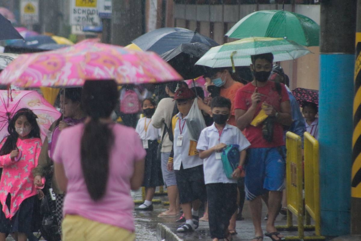 Scorching Heat Wave Leads To School Closures In Manila Scorching Heat Wave Leads To School Closures In Manila