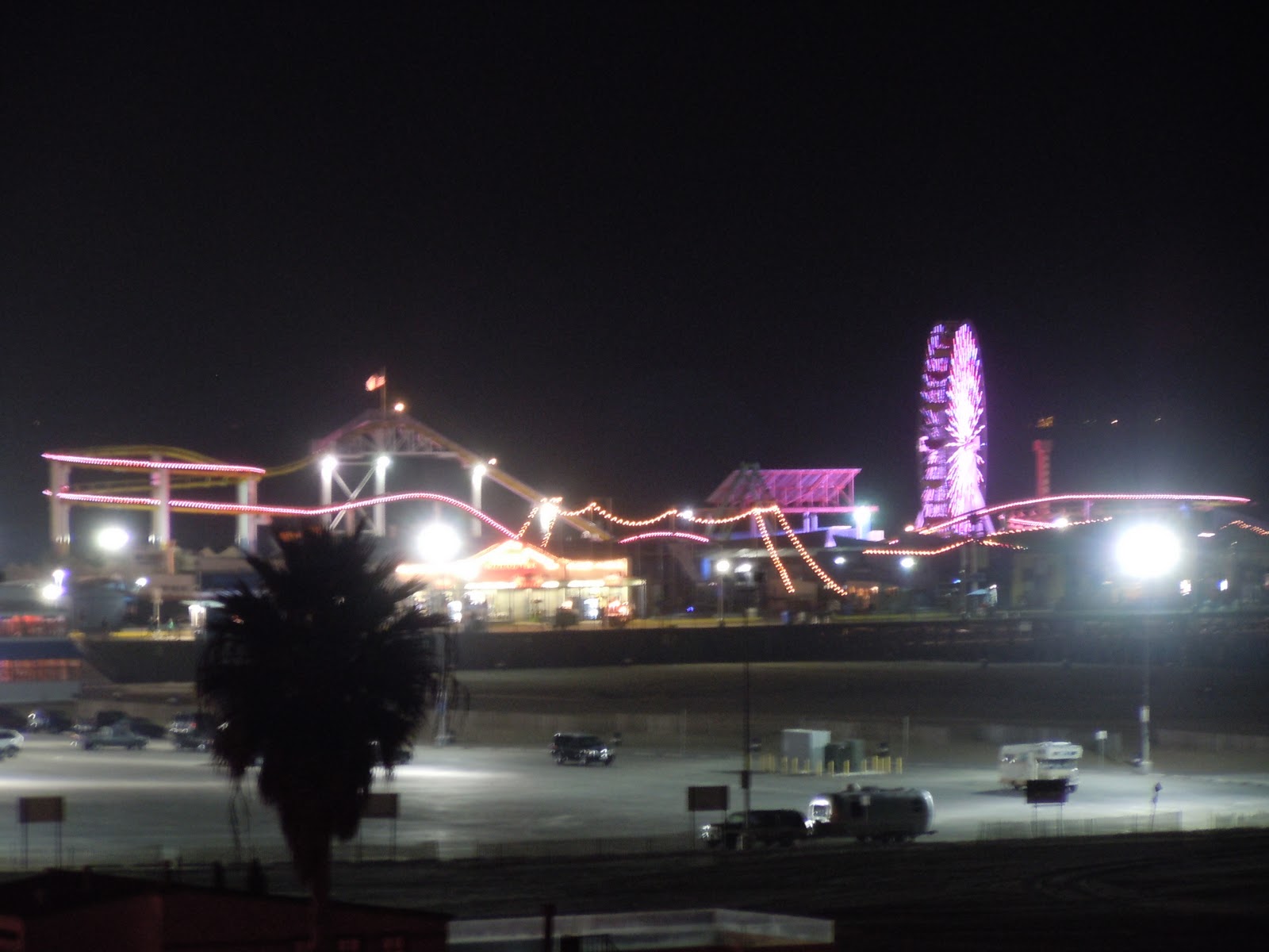 See Rihanna's Outfit: Santa Monica Dinner Date See Rihanna's Outfit: Santa Monica Dinner Date