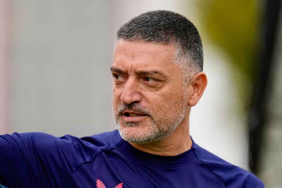 Sevilla FC: Caparrós Sustituye A García Pimienta En El Banquillo Sevilla FC: Caparrós Sustituye A García Pimienta En El Banquillo