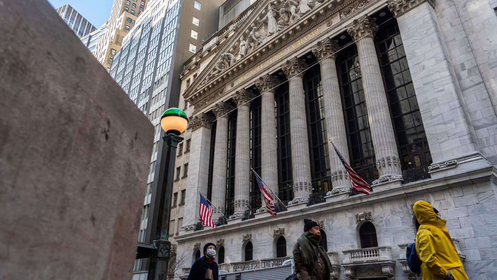 Sharp Losses On Frankfurt Stock Market: DAX Under 24,000 Points Sharp Losses On Frankfurt Stock Market: DAX Under 24,000 Points