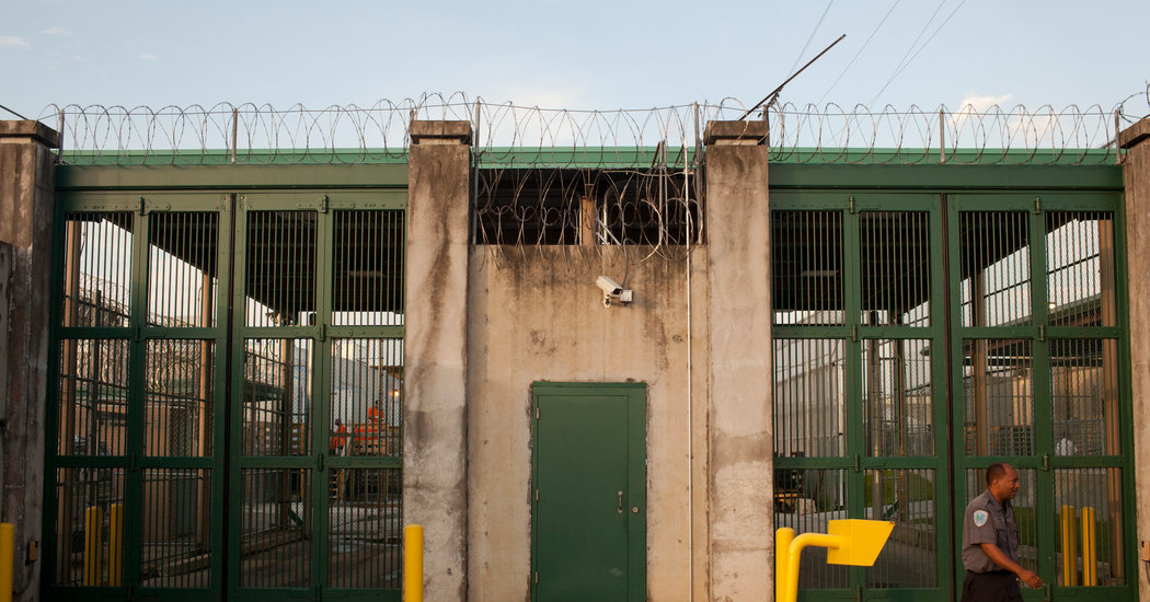 Shocking Video: Multiple Inmates Escape New Orleans Jail Shocking Video: Multiple Inmates Escape New Orleans Jail