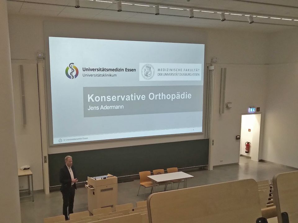 Skandal An Der Uni Duisburg-Essen: Notenmanipulation Für 900 Euro Skandal An Der Uni Duisburg-Essen: Notenmanipulation Für 900 Euro