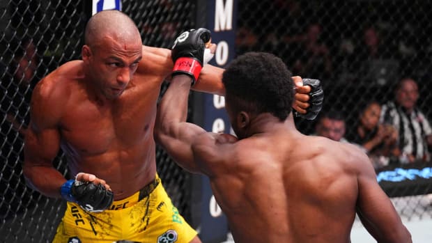 Sodiq Yusuff Vs. Mairon Santos: Implications For Santos' Future Weight Class Sodiq Yusuff Vs. Mairon Santos: Implications For Santos' Future Weight Class