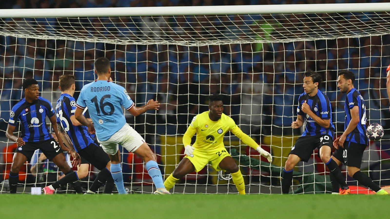 Sommer's Thumb Injury: A Blow To Inter Milan's Champions League And Serie A Hopes Sommer's Thumb Injury: A Blow To Inter Milan's Champions League And Serie A Hopes