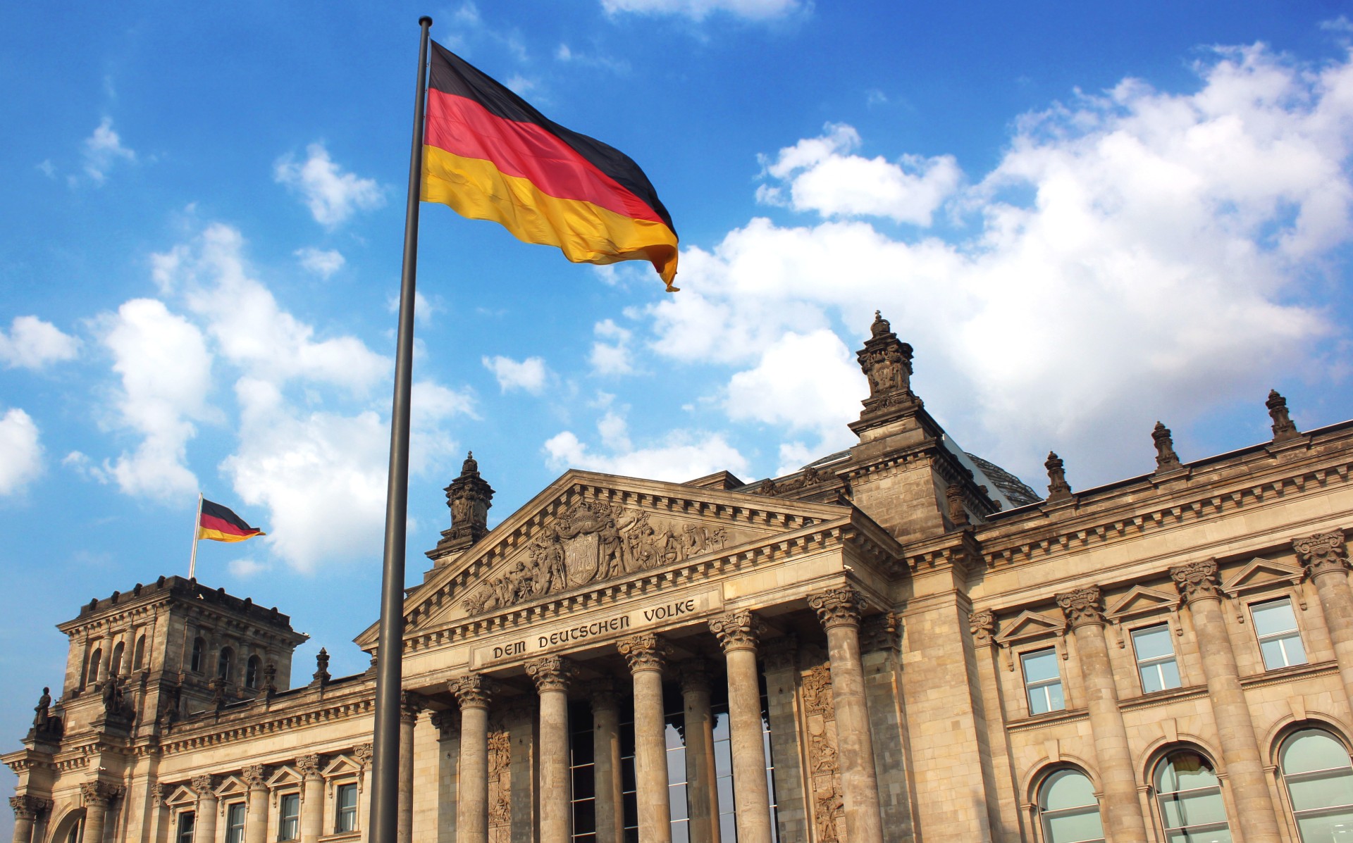 Sources: German Coalition Agreement Expected Around Midday Sources: German Coalition Agreement Expected Around Midday