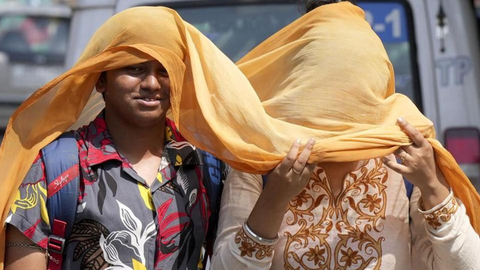 South Bengal Temperature Update: 38°C Heatwave For Holi South Bengal Temperature Update: 38°C Heatwave For Holi