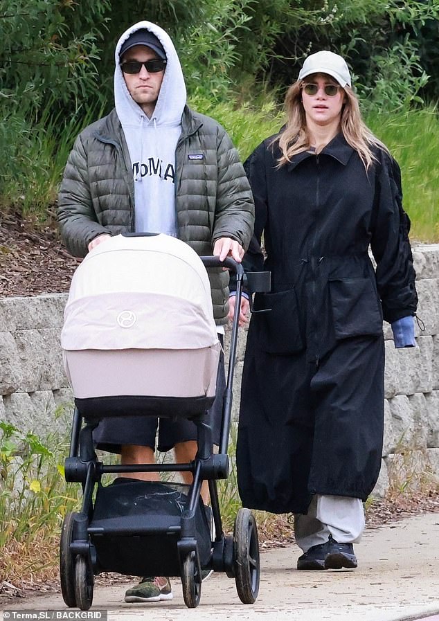 Suki Waterhouse's Baby Doll Makeup: Perfect For Spring Suki Waterhouse's Baby Doll Makeup: Perfect For Spring