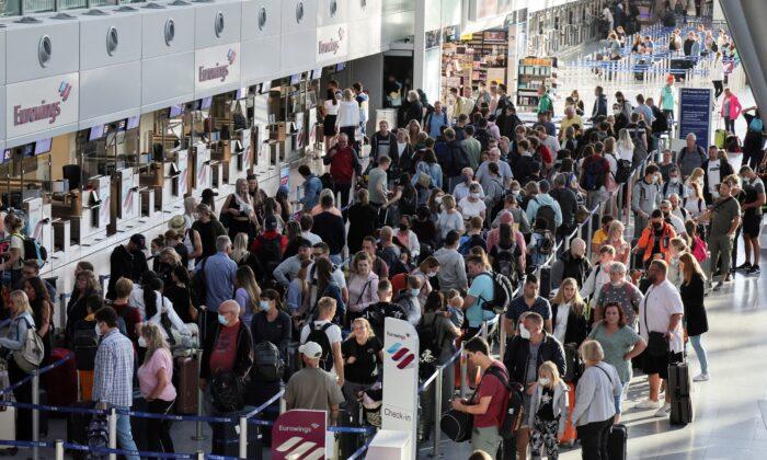 Summer Travel Chaos: Airlines Prepare For Passenger Surge Summer Travel Chaos: Airlines Prepare For Passenger Surge