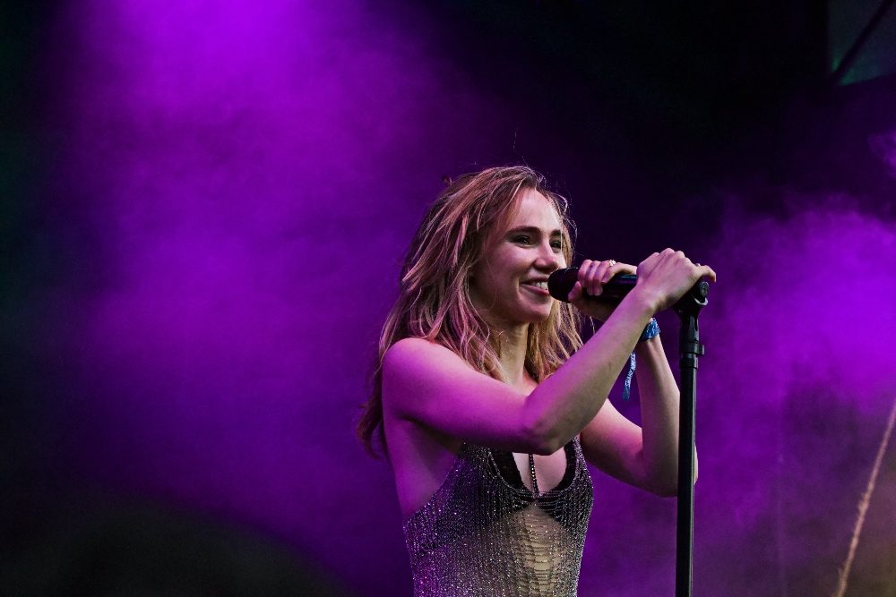SURFACE Tour Diary: Suki Waterhouse's North American Shows SURFACE Tour Diary: Suki Waterhouse's North American Shows