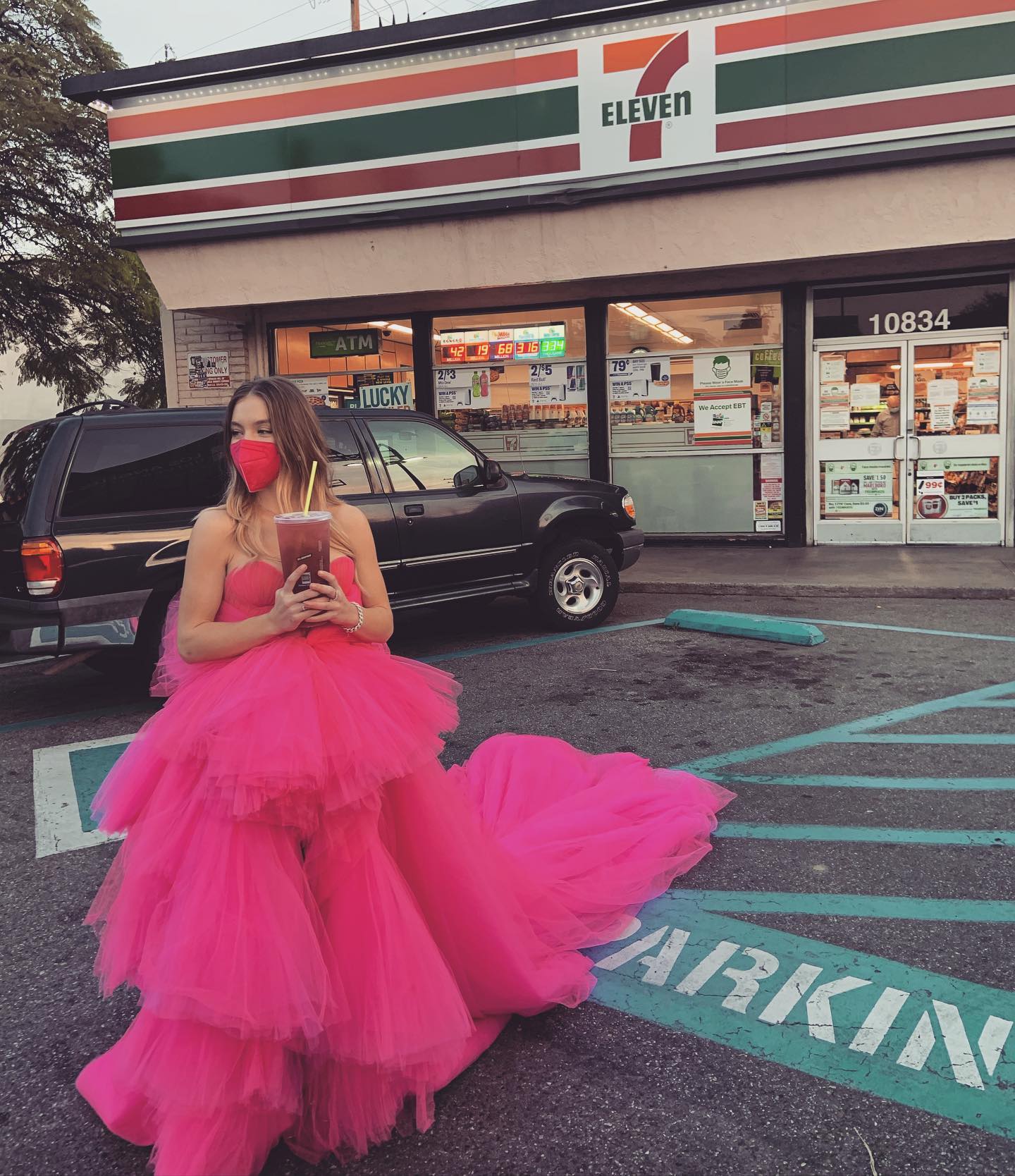 Sydney Sweeney's Solo Hotel Stay Fuels Breakup Speculation With Fiancé Jonathan Davino Sydney Sweeney's Solo Hotel Stay Fuels Breakup Speculation With Fiancé Jonathan Davino