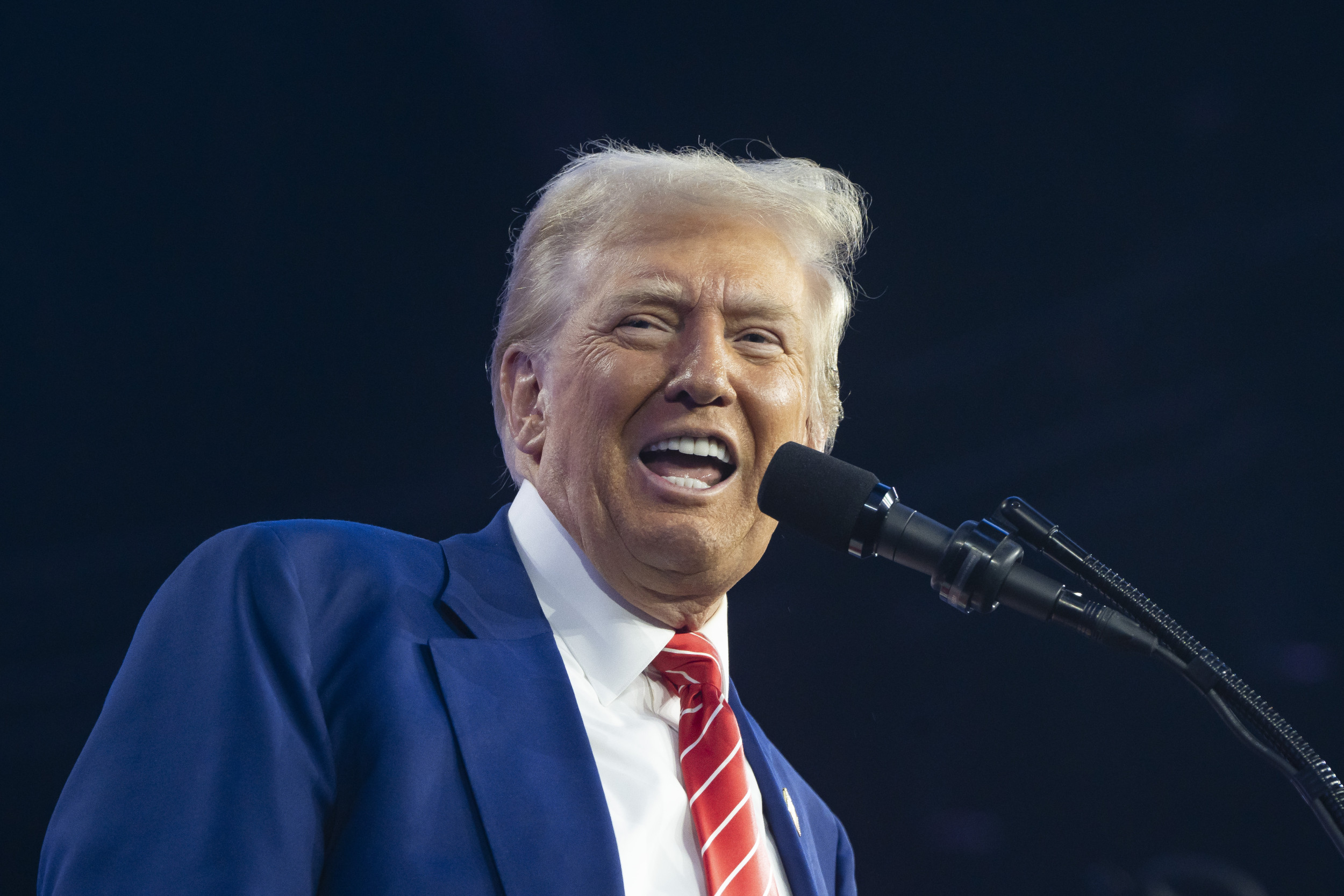Tech Billionaires' Losses: $194 Billion In 100 Days Post-Trump Inauguration Donation Tech Billionaires' Losses: $194 Billion In 100 Days Post-Trump Inauguration Donation