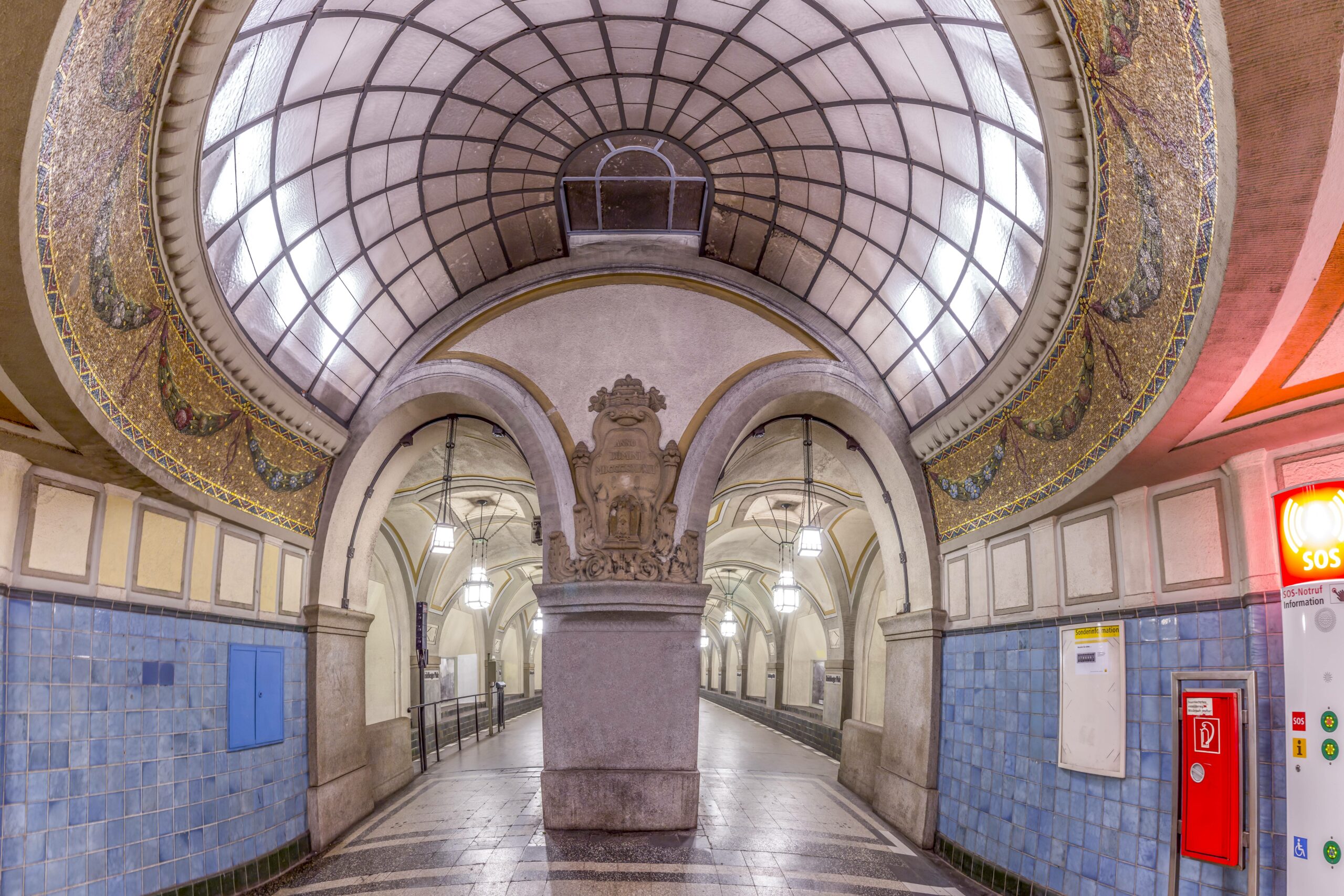 Techno Comes To The Tracks: Berlin U-Bahn Stations Consider DJ Sets Techno Comes To The Tracks: Berlin U-Bahn Stations Consider DJ Sets