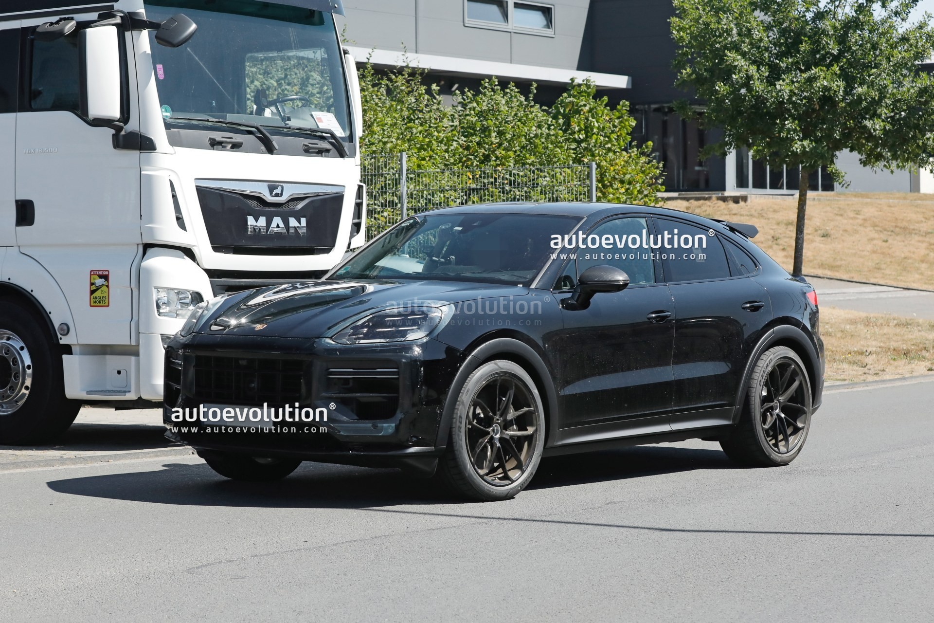 Test Porsche Cayenne GTS Coupe: Czy To Idealny SUV? Test Porsche Cayenne GTS Coupe: Czy To Idealny SUV?