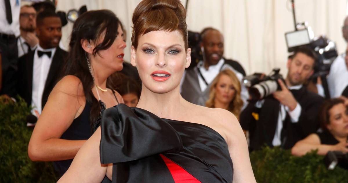 The Emotional Impact Of Mastectomy: Linda Evangelista's Strength The Emotional Impact Of Mastectomy: Linda Evangelista's Strength