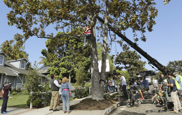 The Goldbergs: Behind-the-Scenes Look At The Show's Production The Goldbergs: Behind-the-Scenes Look At The Show's Production