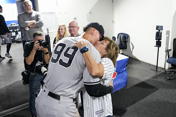 The Significance Of Aaron Judge's On-Field Push-Ups: A 2025 Prediction? The Significance Of Aaron Judge's On-Field Push-Ups: A 2025 Prediction?