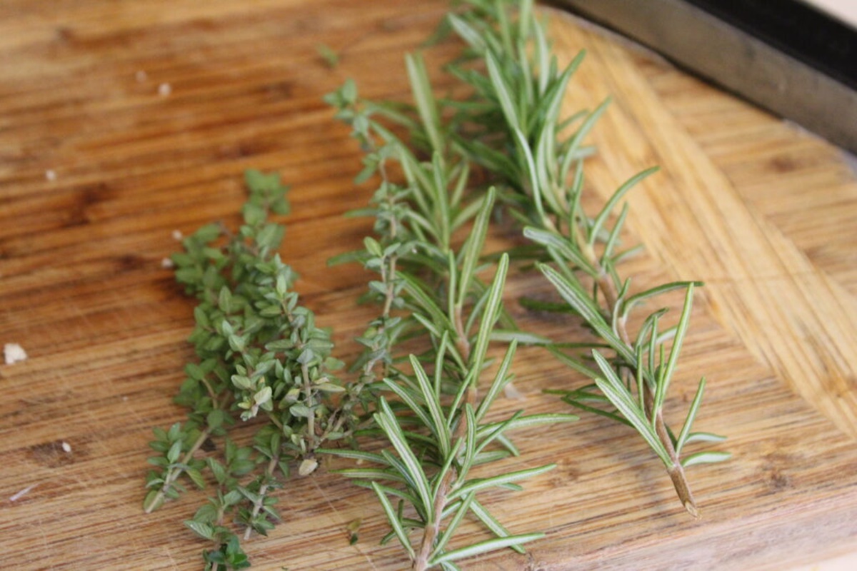The Versatile Uses Of Rosemary & Thyme In Cooking The Versatile Uses Of Rosemary & Thyme In Cooking