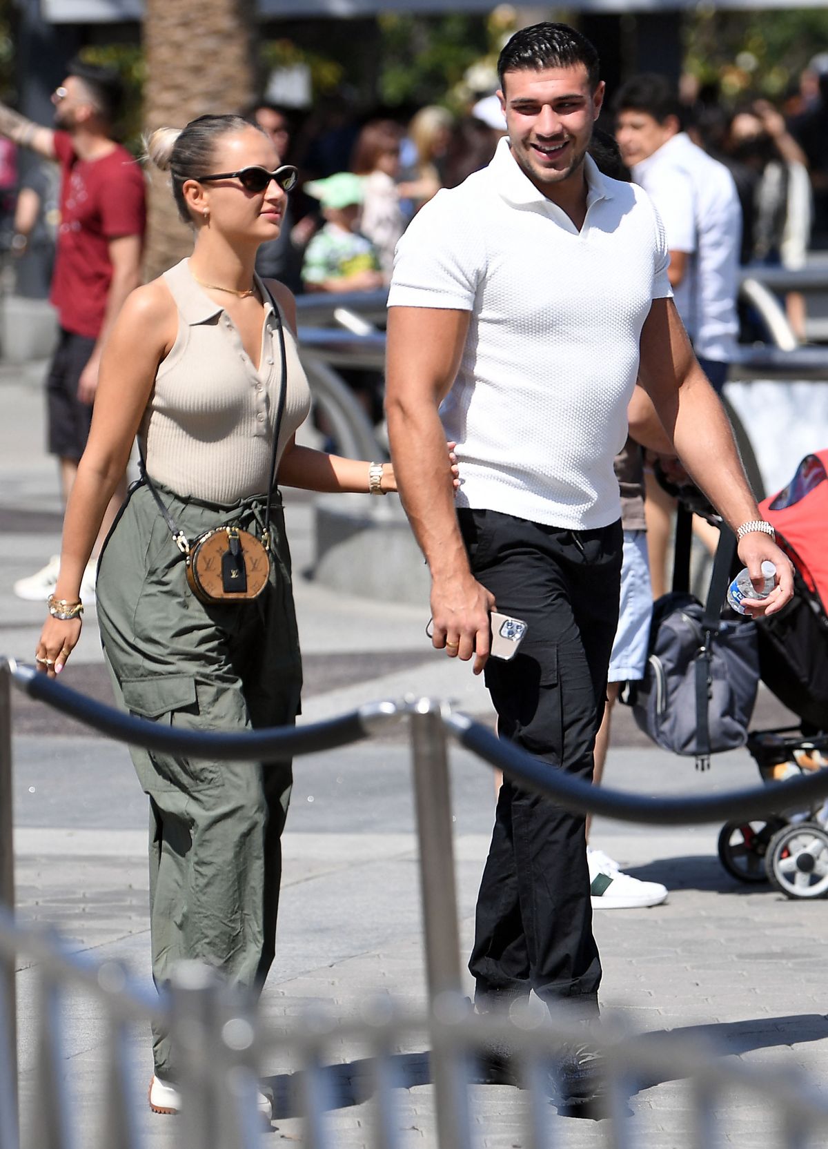 Tommy Fury Mirrors Molly-Mae Hague's Private Life Announcements Tommy Fury Mirrors Molly-Mae Hague's Private Life Announcements