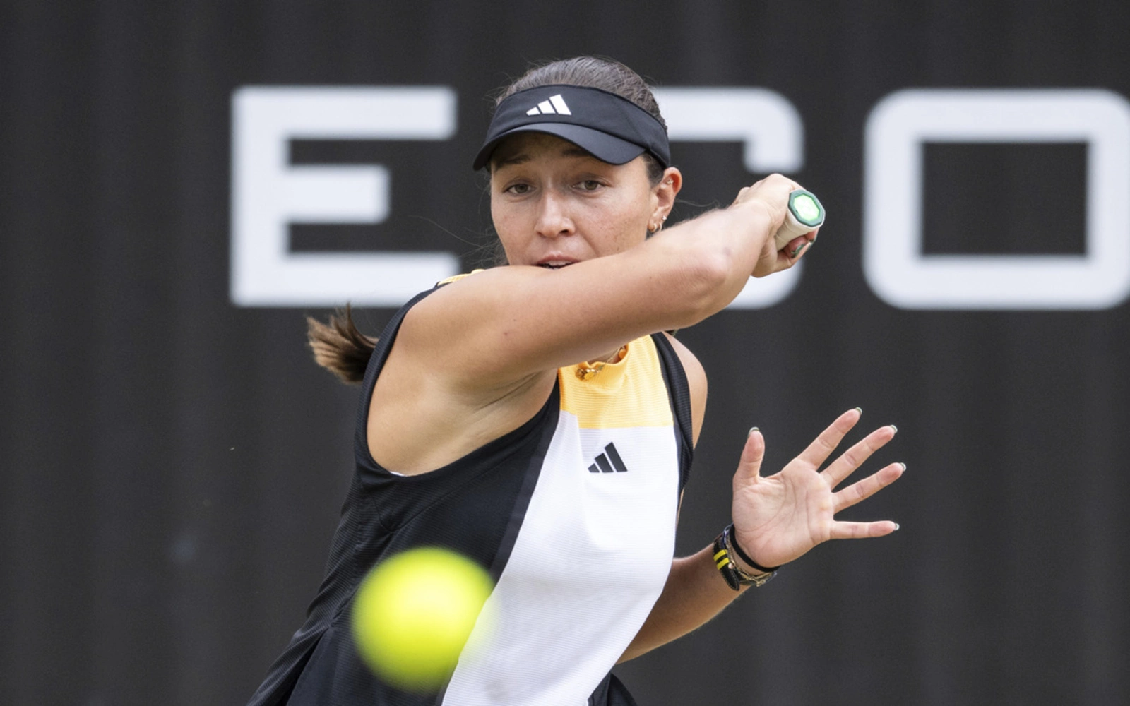 Top Seed Pegula Defeats Defending Champion Collins In Charleston Top Seed Pegula Defeats Defending Champion Collins In Charleston