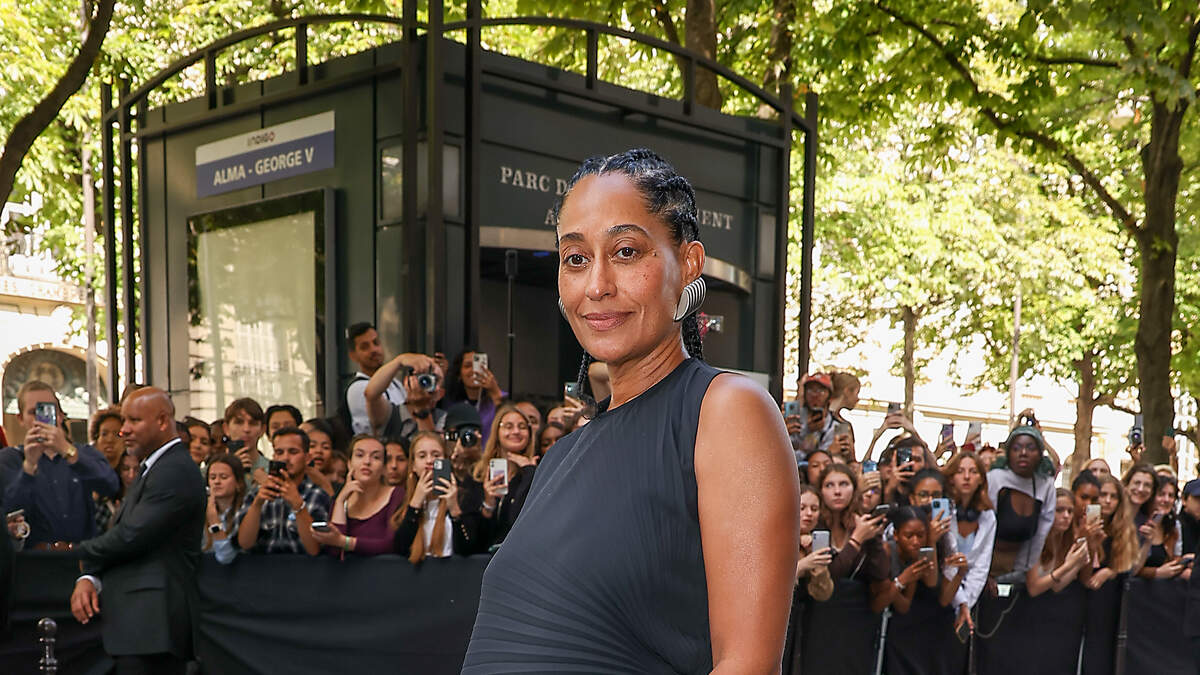 Tracee Ellis Ross Opens Up About Dating Younger Men Tracee Ellis Ross Opens Up About Dating Younger Men