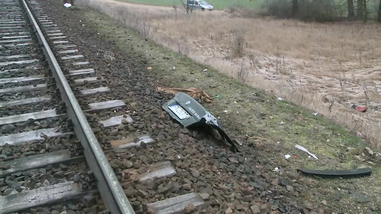 Tragedia Na Przejeździe Kolejowym: Pięcioosobowa Rodzina Zginęła, A Sprawcy Unikają Odpowiedzialności Tragedia Na Przejeździe Kolejowym: Pięcioosobowa Rodzina Zginęła, A Sprawcy Unikają Odpowiedzialności