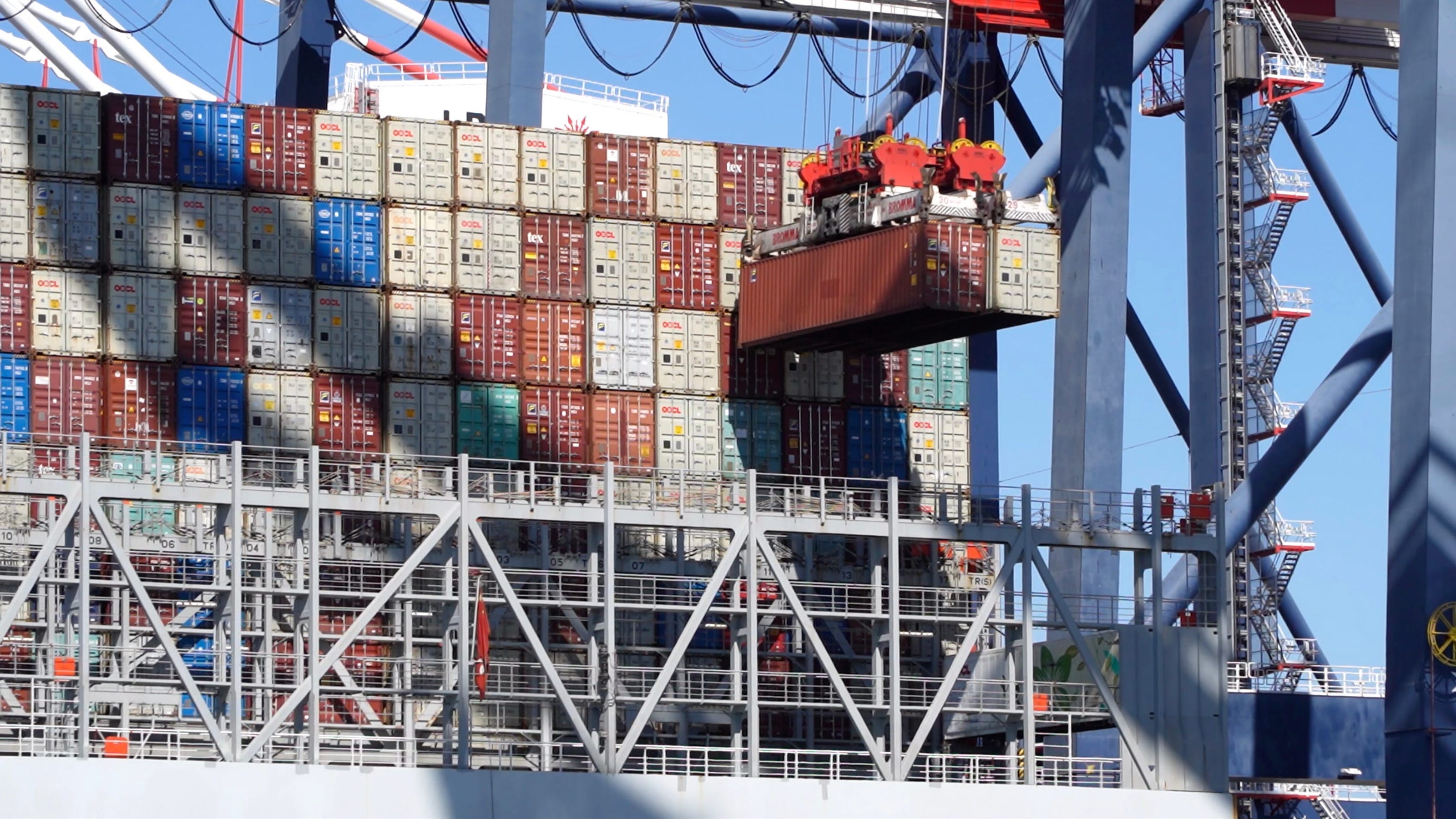 Trump's Tariff Relief Hint Boosts European Stock Markets; LVMH Dips Trump's Tariff Relief Hint Boosts European Stock Markets; LVMH Dips