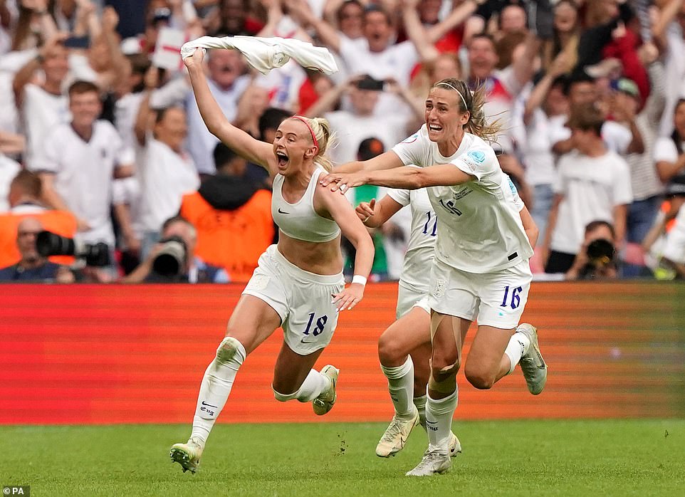 Two Withdrawals Lead To Chloe Kelly's England Call-Up Two Withdrawals Lead To Chloe Kelly's England Call-Up