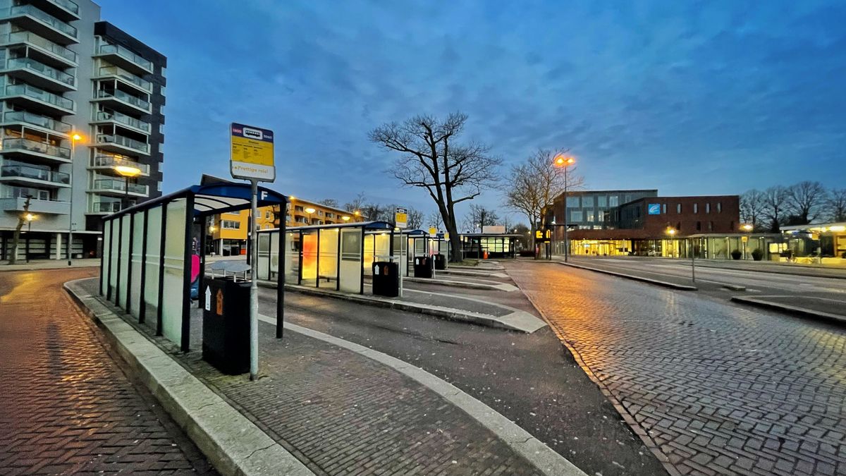 Uitbuiting Van Chauffeurs: FNV Trekt Aan De Bel Bij Venlose Parkeerplaats Uitbuiting Van Chauffeurs: FNV Trekt Aan De Bel Bij Venlose Parkeerplaats