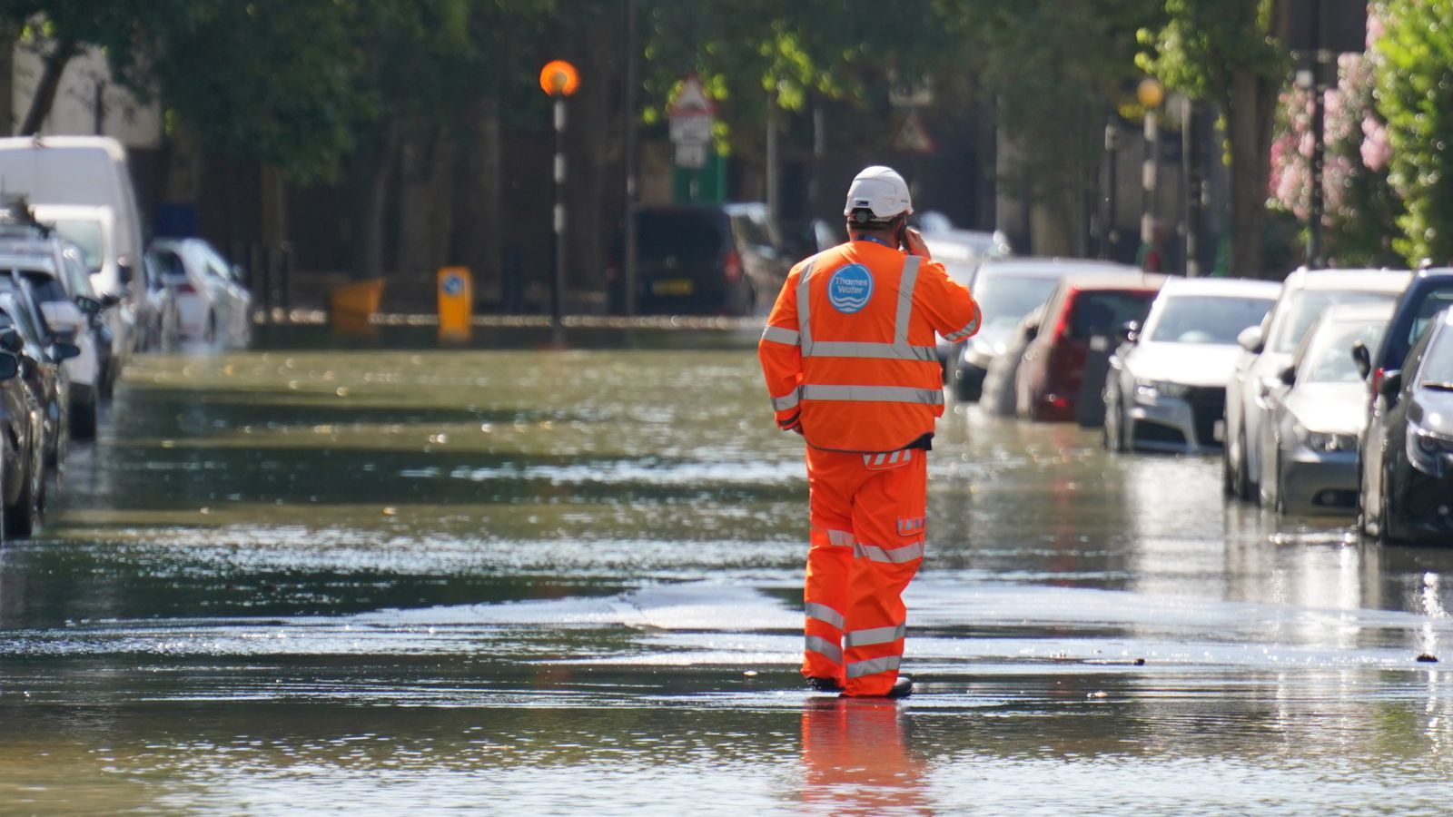 Understanding The Controversy Surrounding Thames Water Executive Bonuses Understanding The Controversy Surrounding Thames Water Executive Bonuses