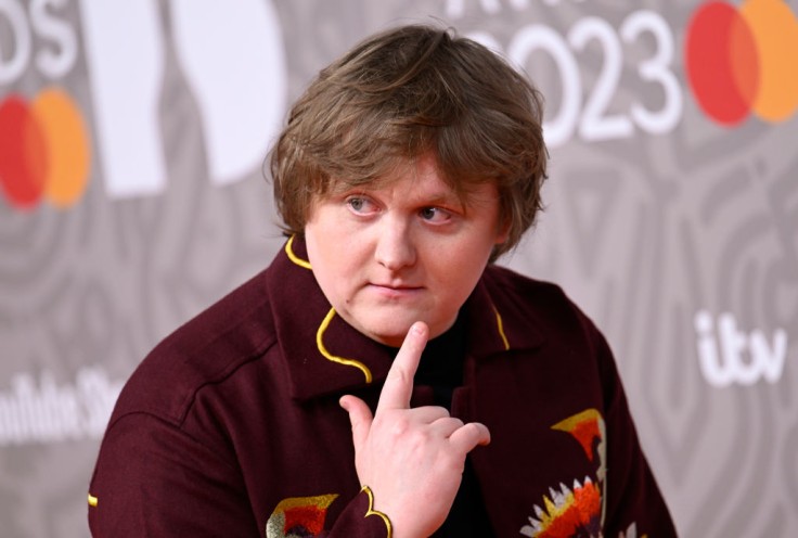 Unexpected Guest: Lewis Capaldi Joins Tom Walker's Charity Concert Unexpected Guest: Lewis Capaldi Joins Tom Walker's Charity Concert