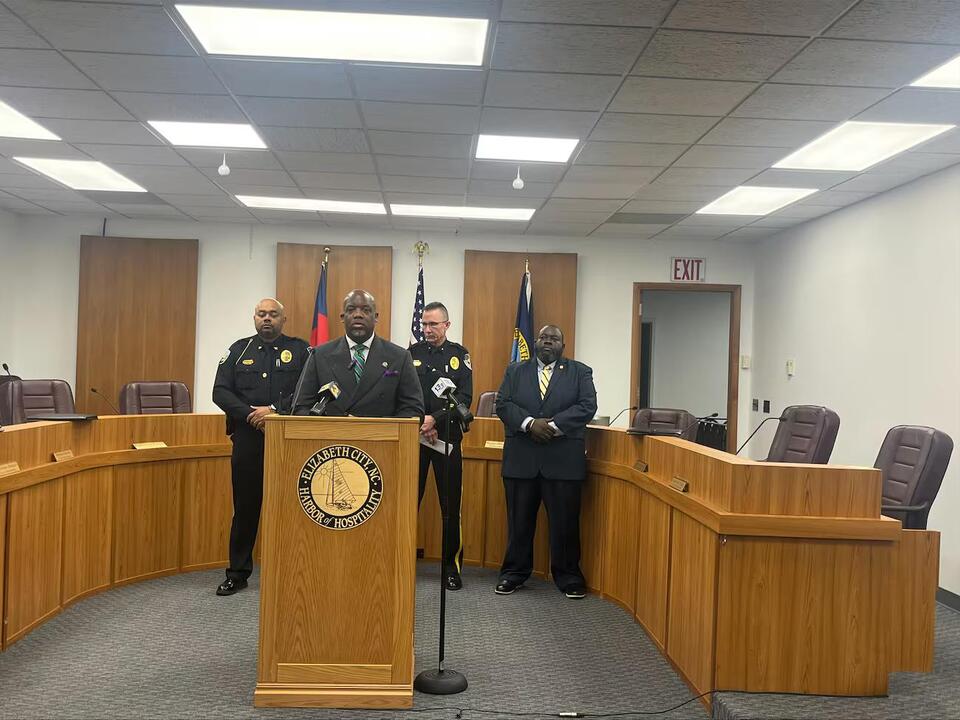 Vehicle Break-Ins Prompt Law Enforcement Search In Elizabeth City Vehicle Break-Ins Prompt Law Enforcement Search In Elizabeth City