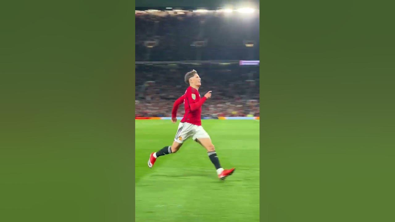 Video Shows Garnacho Seemingly Ignoring Fan's Autograph Plea Video Shows Garnacho Seemingly Ignoring Fan's Autograph Plea