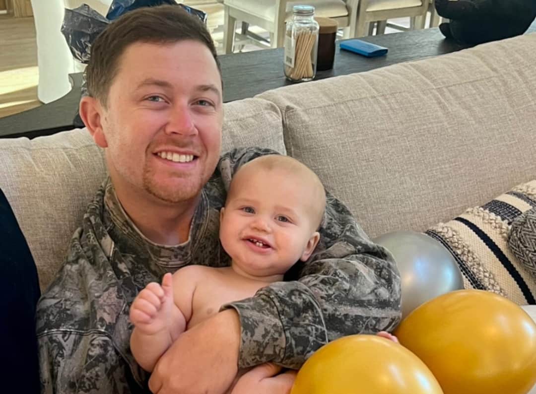 Watch: Scotty McCreery's Son's Heartwarming Homage To George Strait Watch: Scotty McCreery's Son's Heartwarming Homage To George Strait