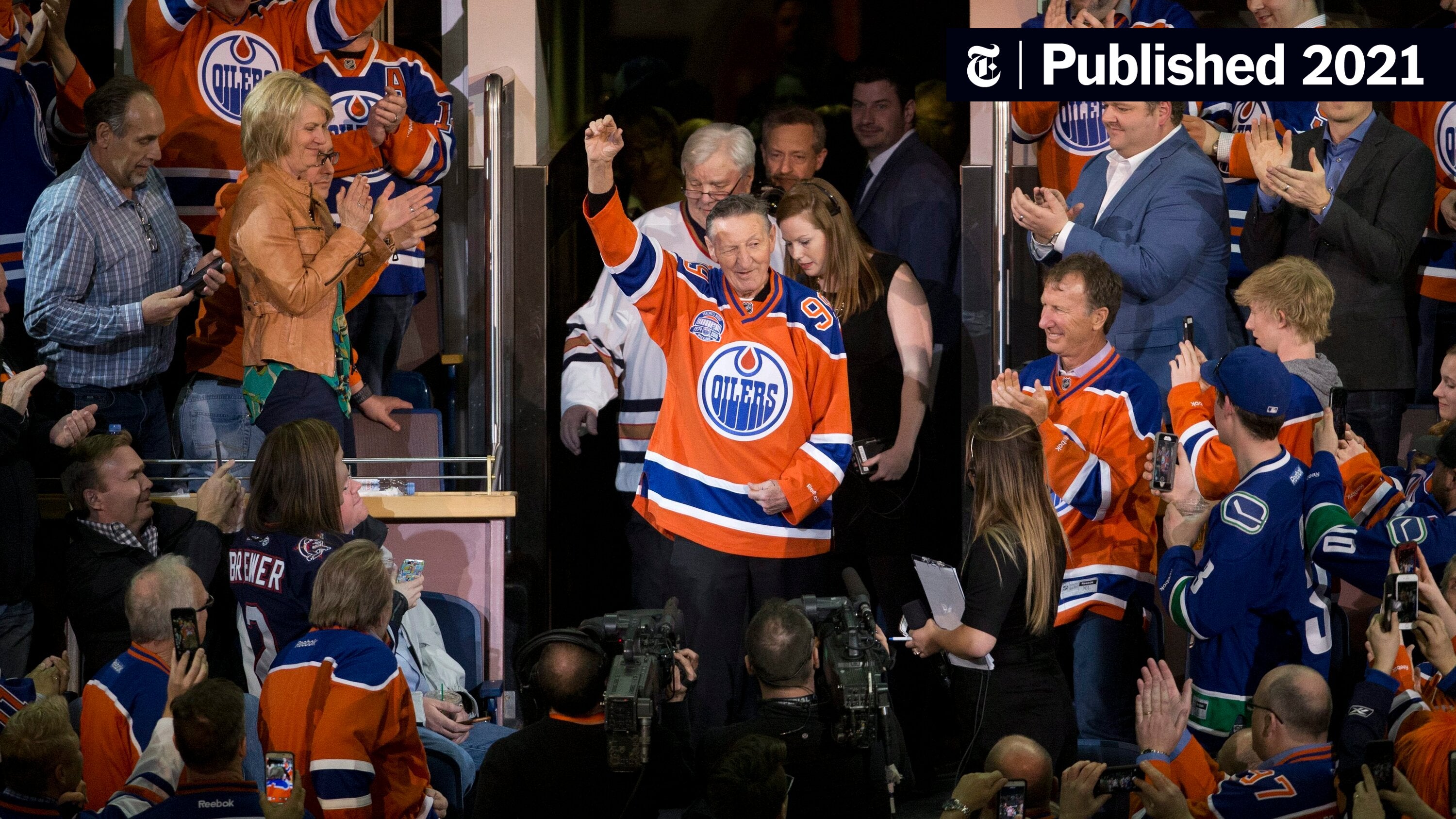 Wayne Gretzky's Canadian Loyalty Questioned Amidst Trump's Trade Policies And Statehood Comments Wayne Gretzky's Canadian Loyalty Questioned Amidst Trump's Trade Policies And Statehood Comments