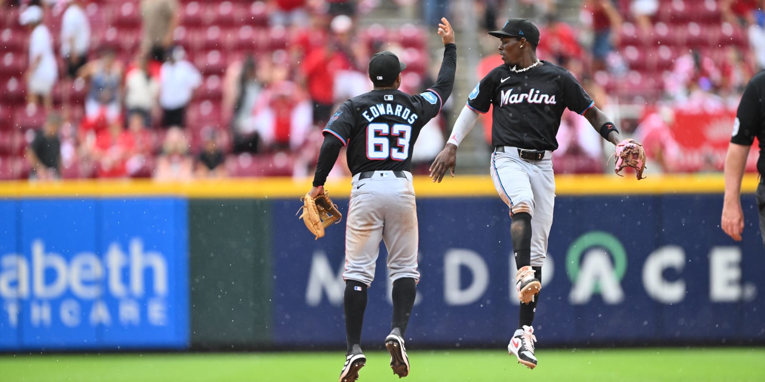 Weathers' Return And Stowers' Power Lead Marlins To Victory Over Cubs Weathers' Return And Stowers' Power Lead Marlins To Victory Over Cubs