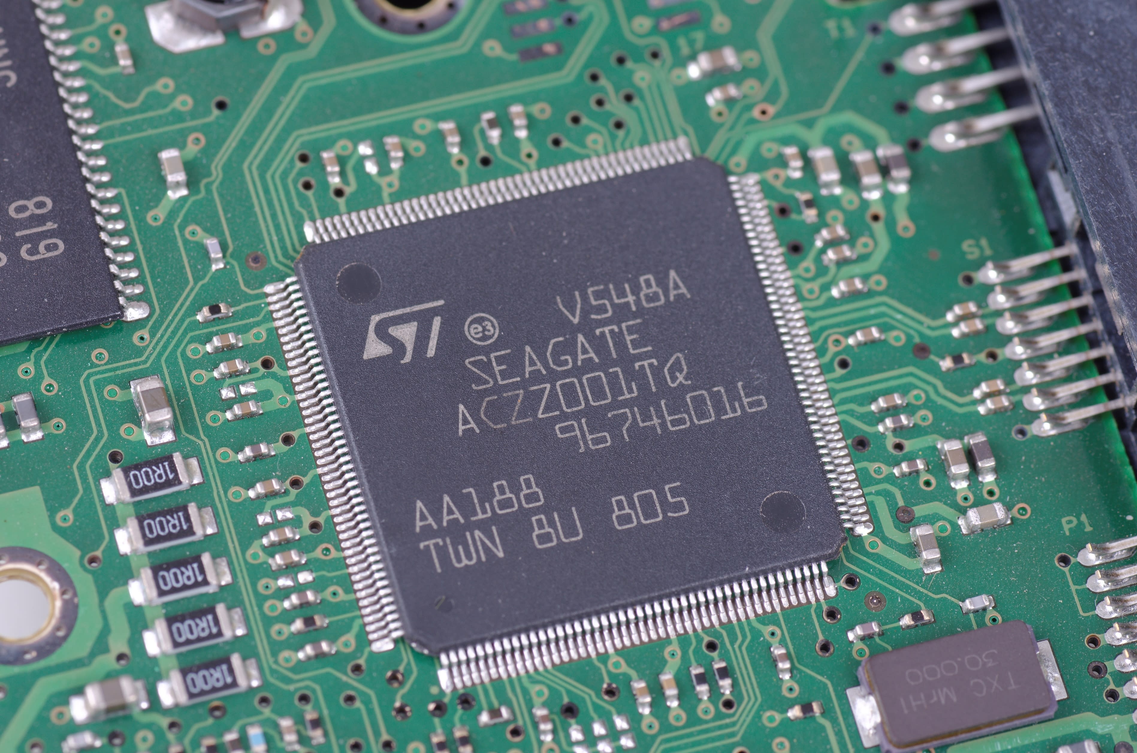Why Did Investors Sell Leveraged Semiconductor ETFs Before The Rally? Why Did Investors Sell Leveraged Semiconductor ETFs Before The Rally?
