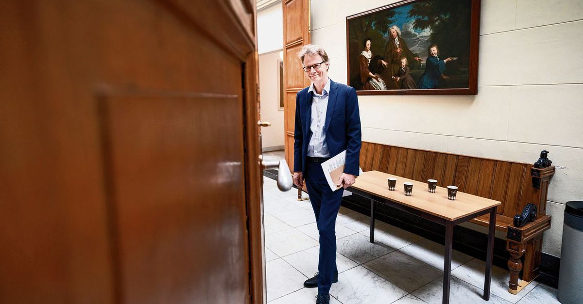 Wie Is Bram Endedijk, De Nieuwe Presentator Van NRC Vandaag? Wie Is Bram Endedijk, De Nieuwe Presentator Van NRC Vandaag?