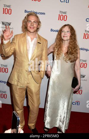 Will Ronan Farrow Manage Mia Farrow's Showbiz Return? Will Ronan Farrow Manage Mia Farrow's Showbiz Return?