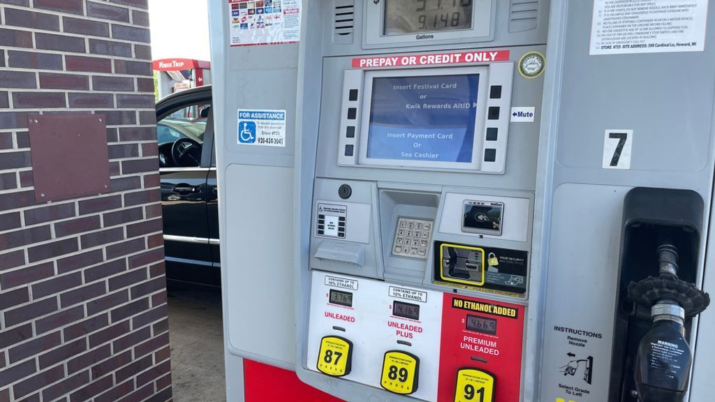 Wisconsin Gas Prices Increase: Average Now $2.98 Per Gallon