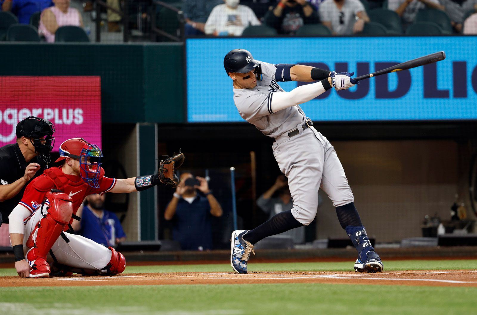 Yankees' Lineup Strategy: Bellinger's Role In Supporting Aaron Judge Yankees' Lineup Strategy: Bellinger's Role In Supporting Aaron Judge