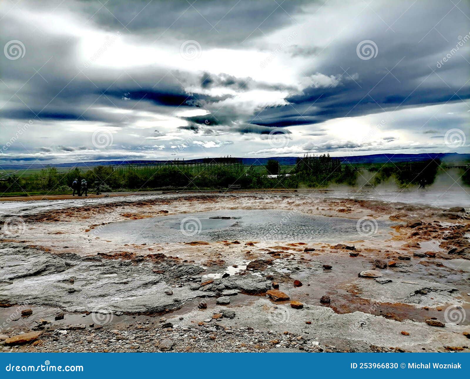Yellowstone's Magma Reservoir: Implications For Future Eruptions Yellowstone's Magma Reservoir: Implications For Future Eruptions