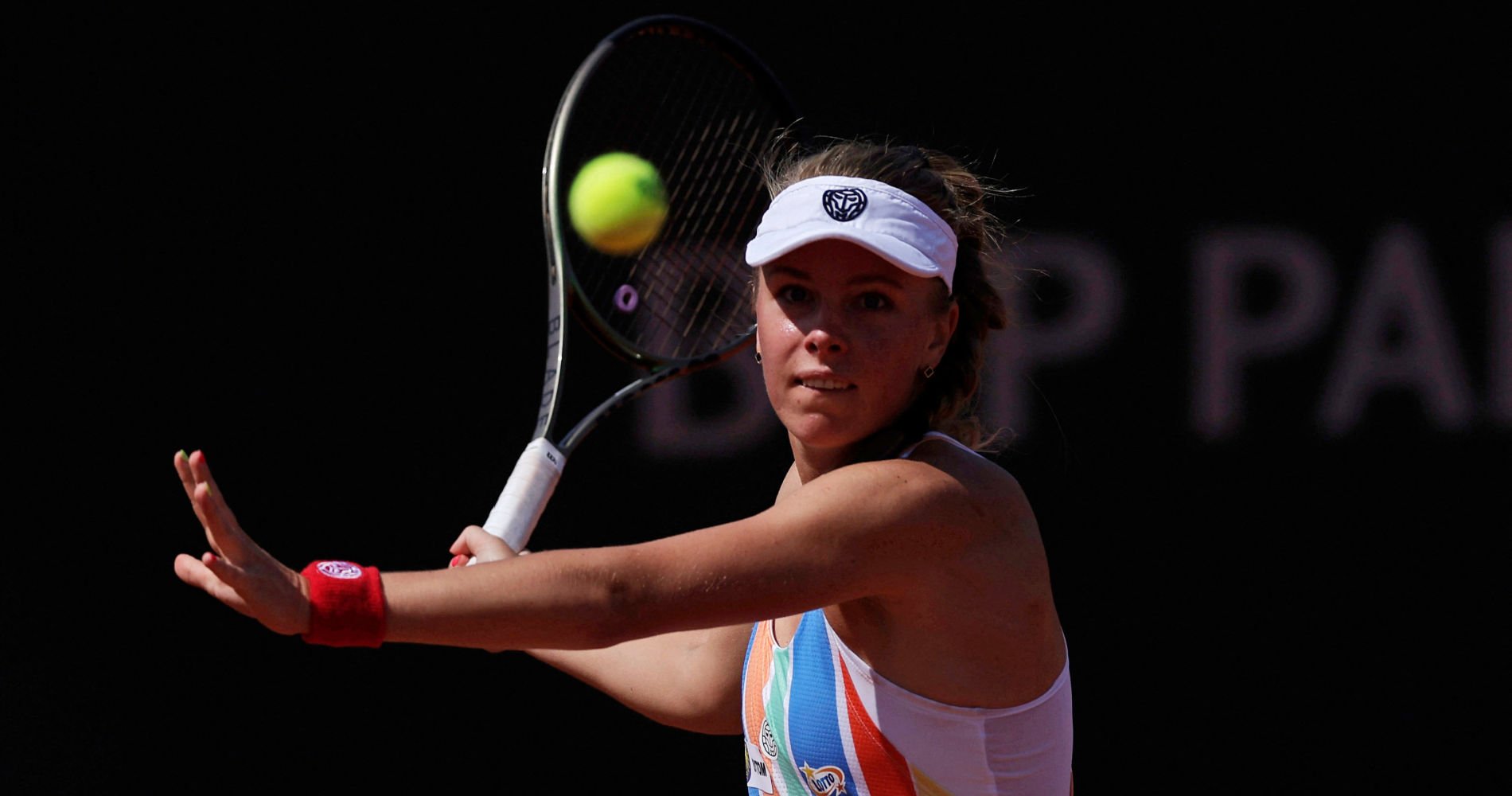 Zheng Defeats Frech, Advances To Rome Last 16 Zheng Defeats Frech, Advances To Rome Last 16